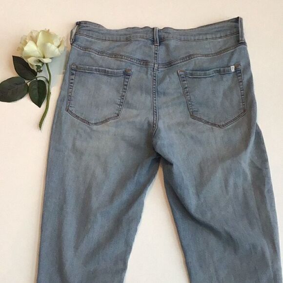 Melrose and Market Skinny Distressed mid rise jean - Picture 7 of 11